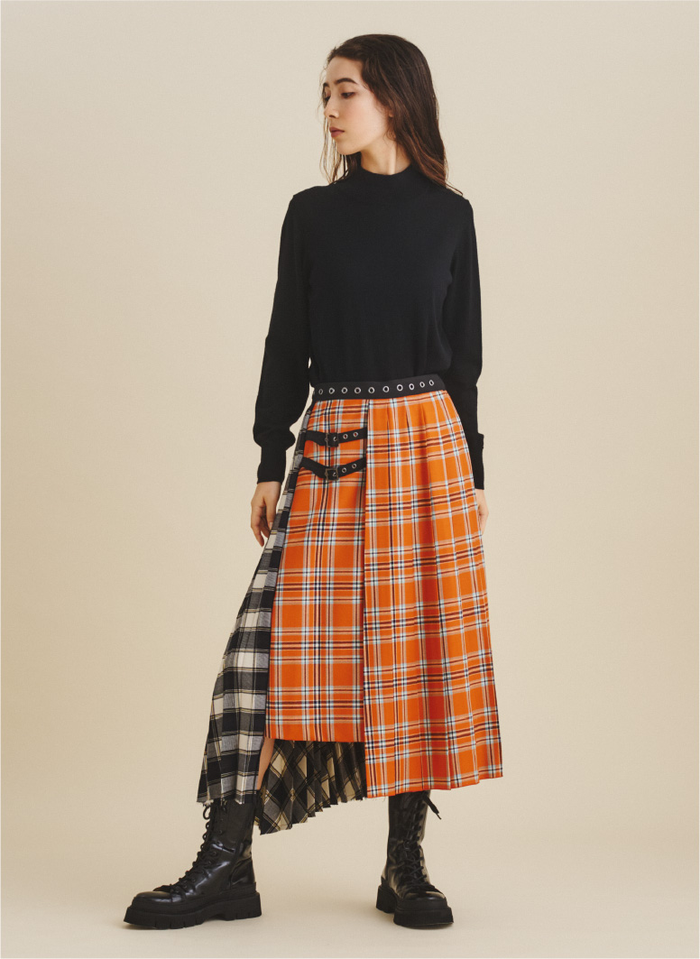 DIFFERENT<br>PLEATS SKIRT